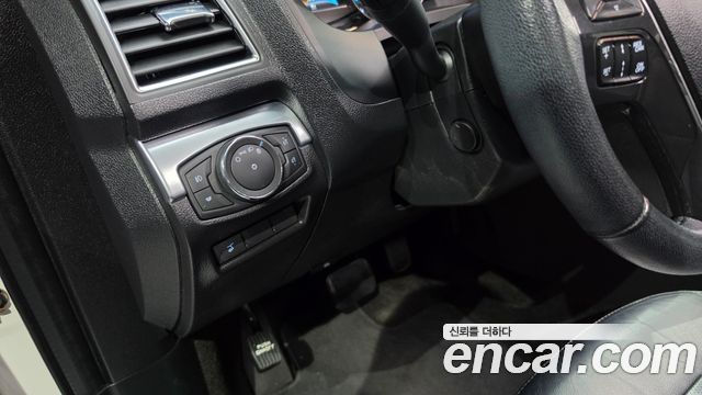 Ford Explorer 2018 — photo 19