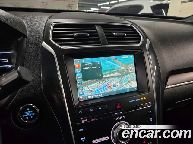 Ford Explorer 2018 — photo 20