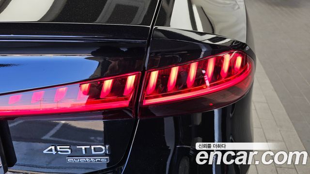 Audi A7 2021 — photo 9