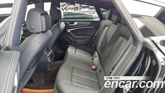 Audi A7 2021 — photo 16