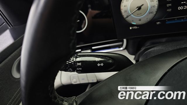 Hyundai AVANTE 2021 — photo 29