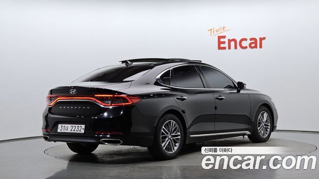 Hyundai Grandeur 2017 — photo 2
