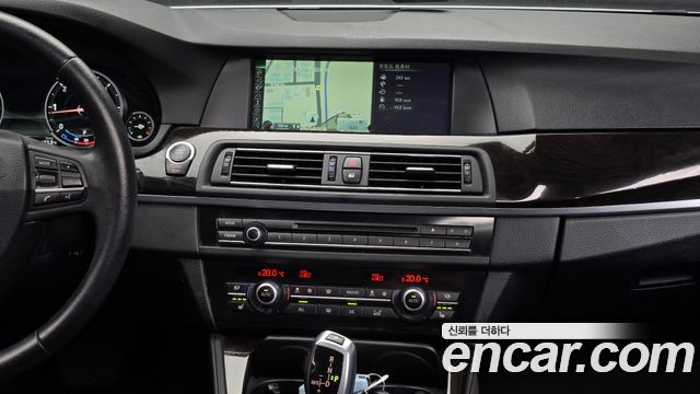 BMW 5-Series 2013 — photo 14