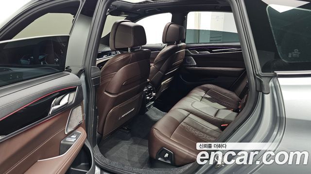BMW Gran Turismo 2023 — photo 11