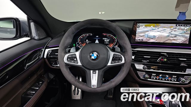 BMW Gran Turismo 2023 — photo 12