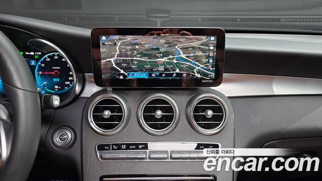 Mercedes-Benz GLC-Class 2021 — photo 23
