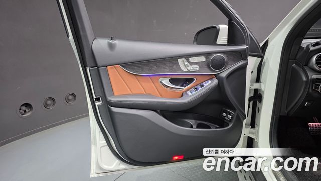 Mercedes-Benz GLC-Class 2021 — photo 14