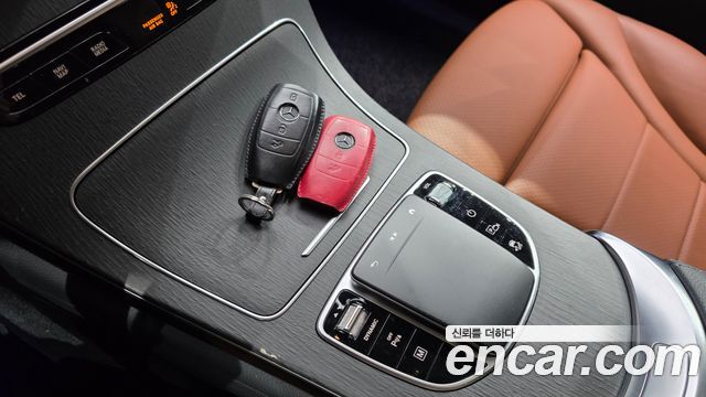 Mercedes-Benz GLC-Class 2021 — photo 30