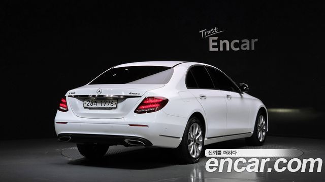 Mercedes-Benz E-Class 2018 — photo 2