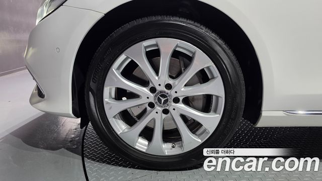 Mercedes-Benz E-Class 2018 — photo 5