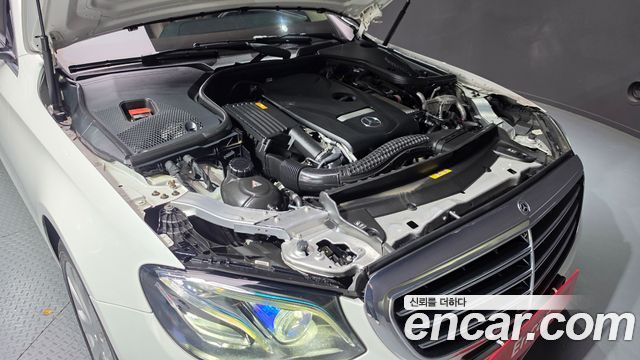 Mercedes-Benz E-Class 2018 — photo 6