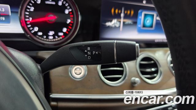 Mercedes-Benz E-Class 2018 — photo 9