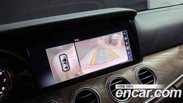 Mercedes-Benz E-Class 2018 — photo 14