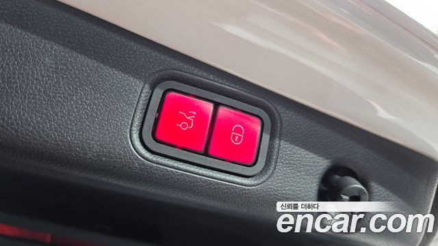 Mercedes-Benz E-Class 2018 — photo 15