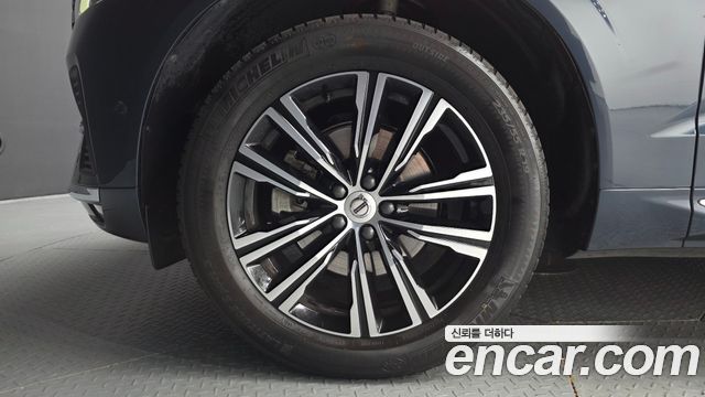 Volvo XC60 2022 — photo 5