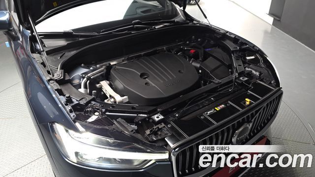 Volvo XC60 2022 — photo 6