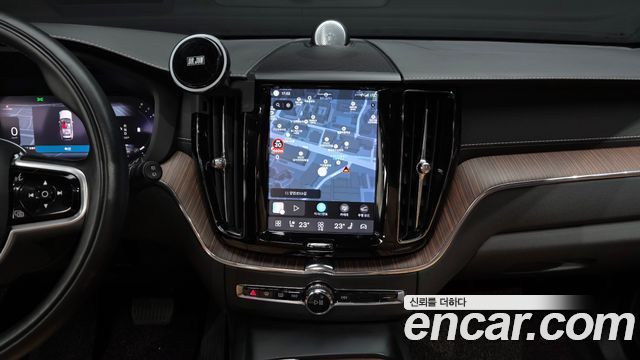 Volvo XC60 2022 — photo 20