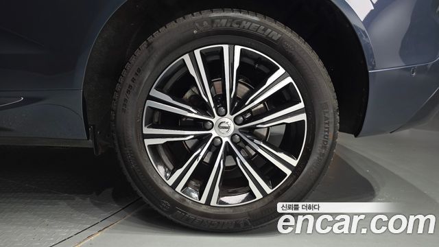 Volvo XC60 2022 — photo 7