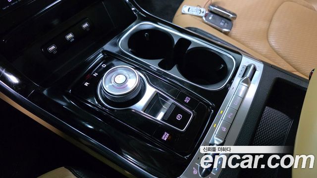 Kia Canival 2021 — photo 12