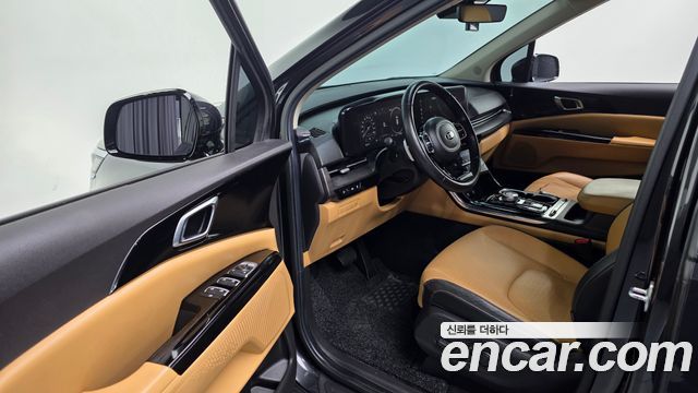 Kia Canival 2021 — photo 17