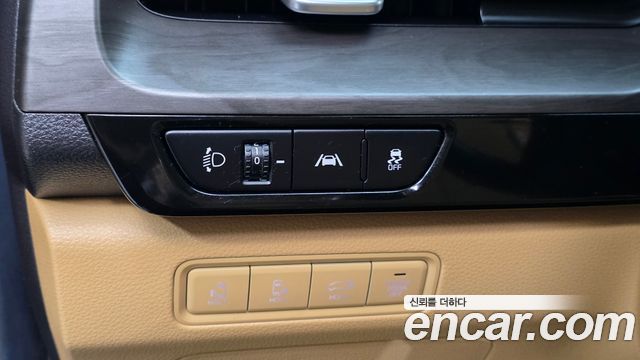 Kia Canival 2021 — photo 19