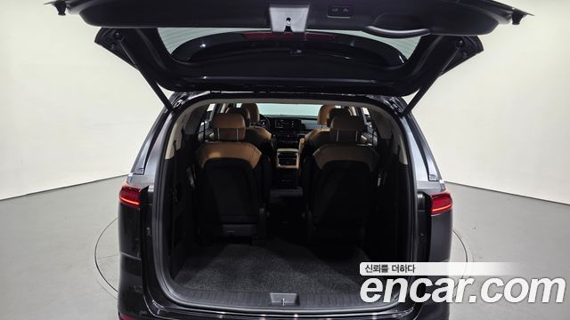 Kia Canival 2021 — photo 29