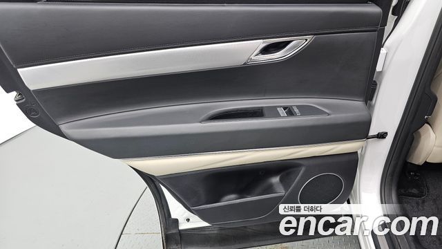 Genesis GV80 2022 — photo 15