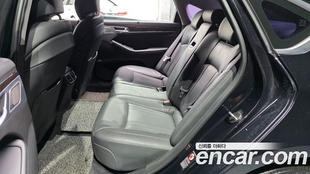 Genesis G80 2017 — photo 17