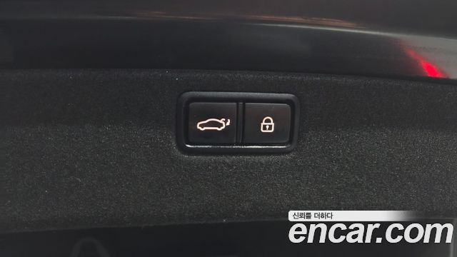 Genesis G80 2017 — photo 25