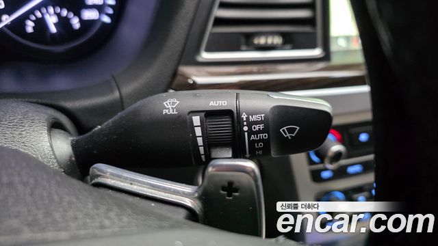 Genesis G80 2017 — photo 28