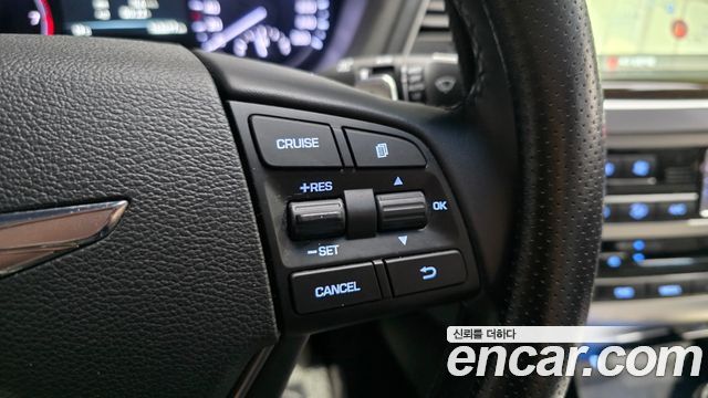 Genesis G80 2017 — photo 30