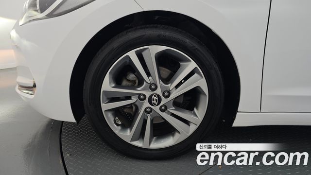 Hyundai AVANTE 2018 — photo 5