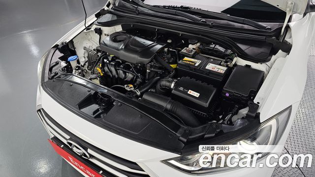 Hyundai AVANTE 2018 — photo 6