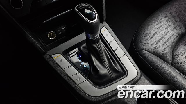 Hyundai AVANTE 2018 — photo 9