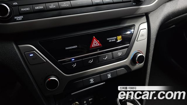 Hyundai AVANTE 2018 — photo 15