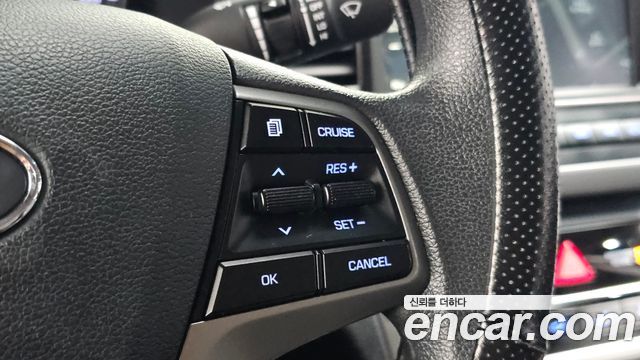 Hyundai AVANTE 2018 — photo 17