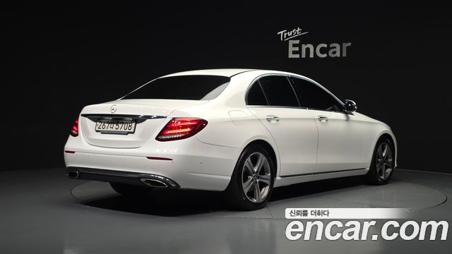 Mercedes-Benz E-Class 2019 — photo 2