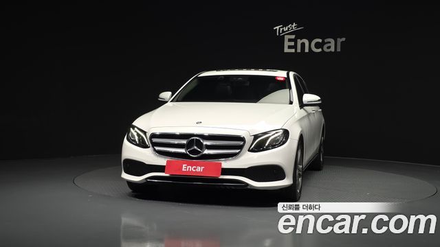 Mercedes-Benz E-Class 2019 — photo 3