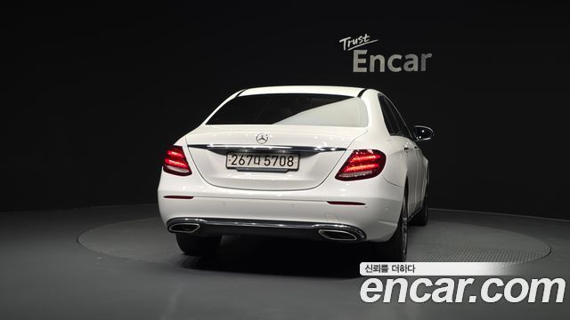 Mercedes-Benz E-Class 2019 — photo 4