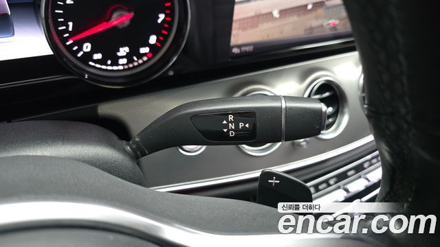 Mercedes-Benz E-Class 2019 — photo 9
