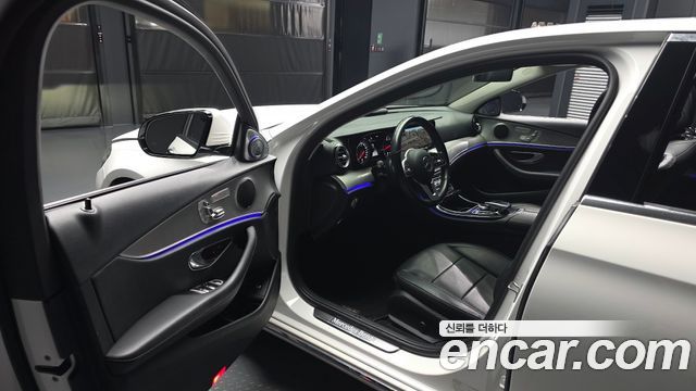Mercedes-Benz E-Class 2019 — photo 10
