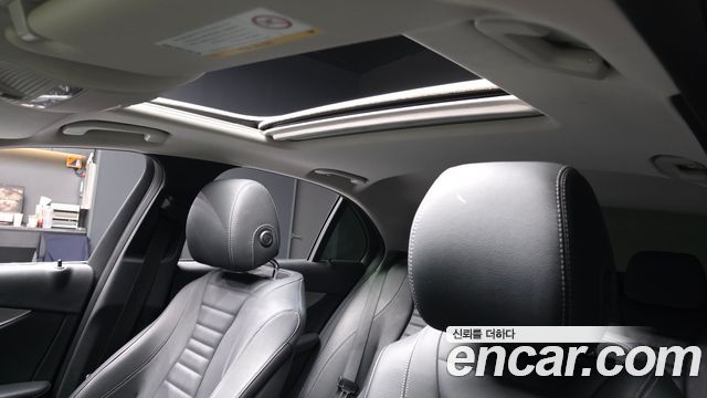 Mercedes-Benz E-Class 2019 — photo 19