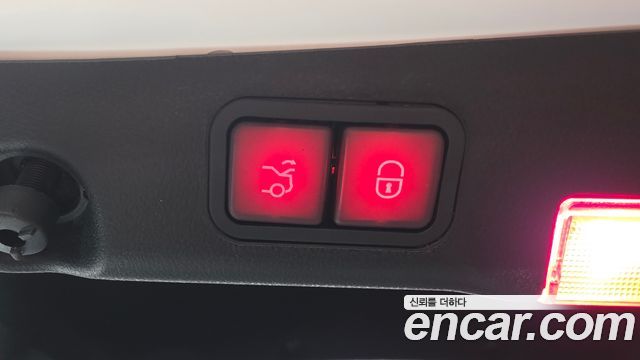 Mercedes-Benz E-Class 2019 — photo 20