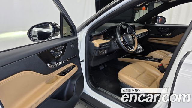 Lincoln Corsair 2022 — photo 10