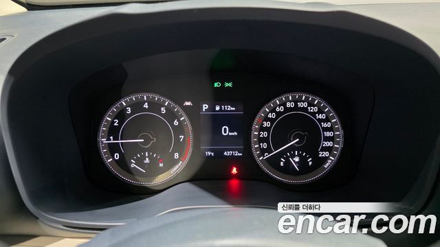 Hyundai Venue 2021 — photo 8