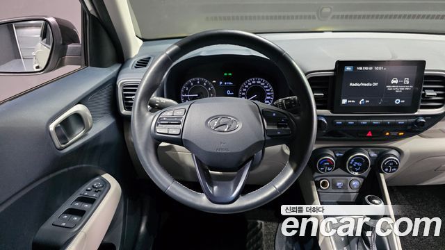 Hyundai Venue 2021 — photo 13