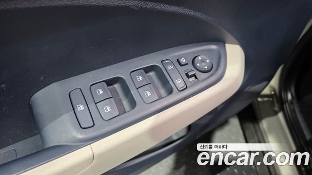 Hyundai Venue 2021 — photo 19