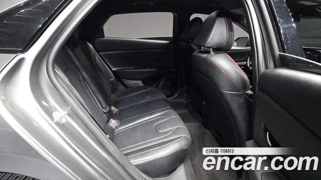 Hyundai AVANTE 2022 — photo 18