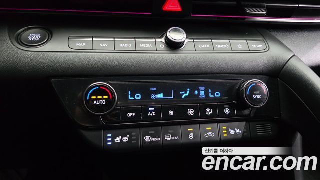 Hyundai AVANTE 2022 — photo 23