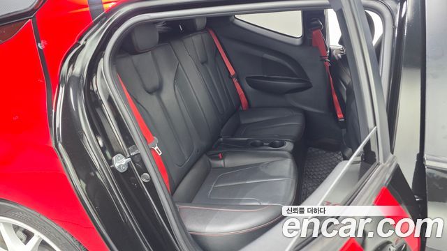 Hyundai Veloster 2018 — photo 11